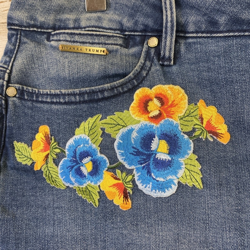 Ivanka Trump Skirt Women 14 Blue Denim Button Up Colorful Floral Patches Stretch - Picture 3 of 9